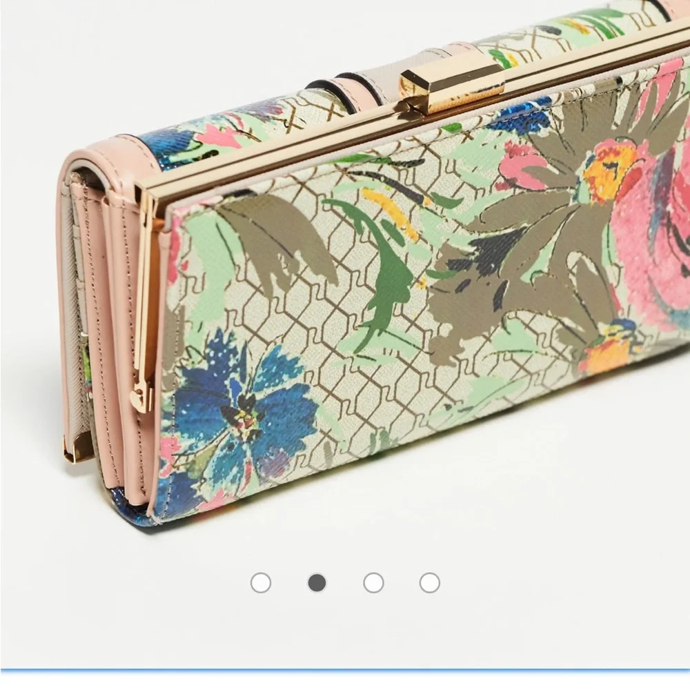 Wallet - Picture 2 of 7